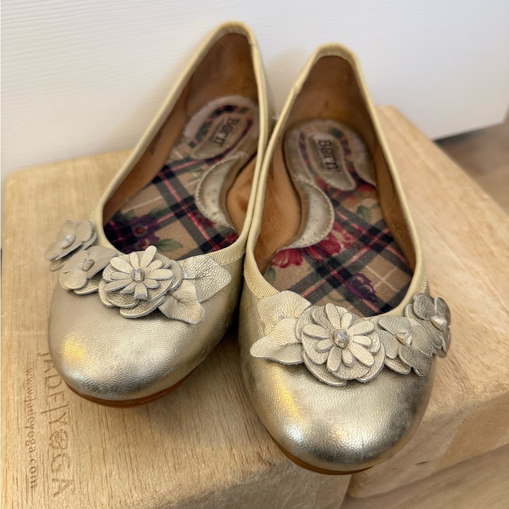 Born | Ballet Flats with Flower detailing | Gold | Size 7.5